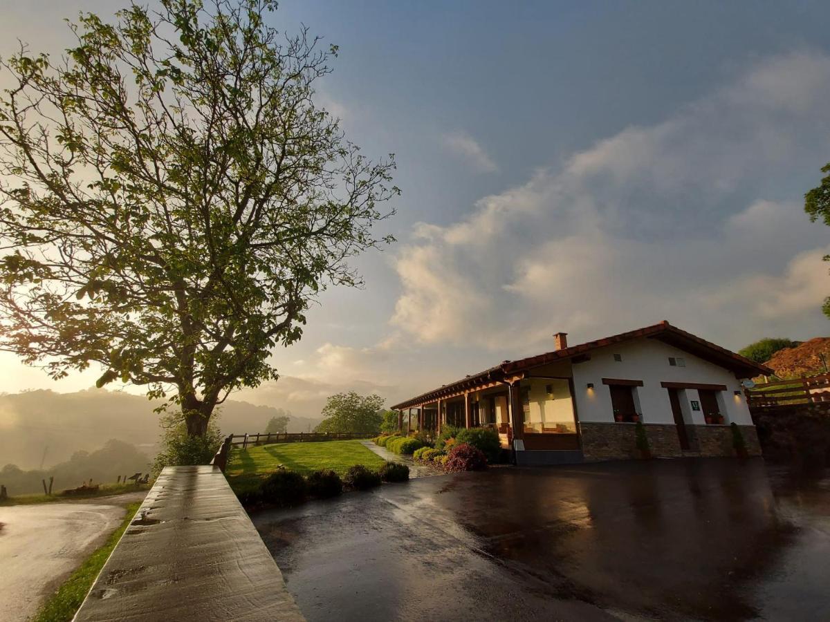 Fuente El Gueeyu Apartment Cangas de Onis Bagian luar foto