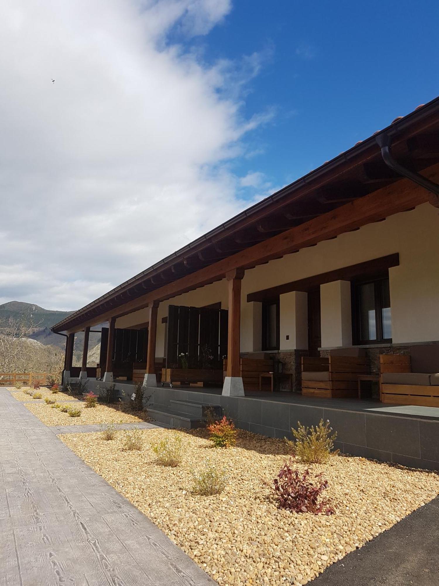 Fuente El Gueeyu Apartment Cangas de Onis Bagian luar foto