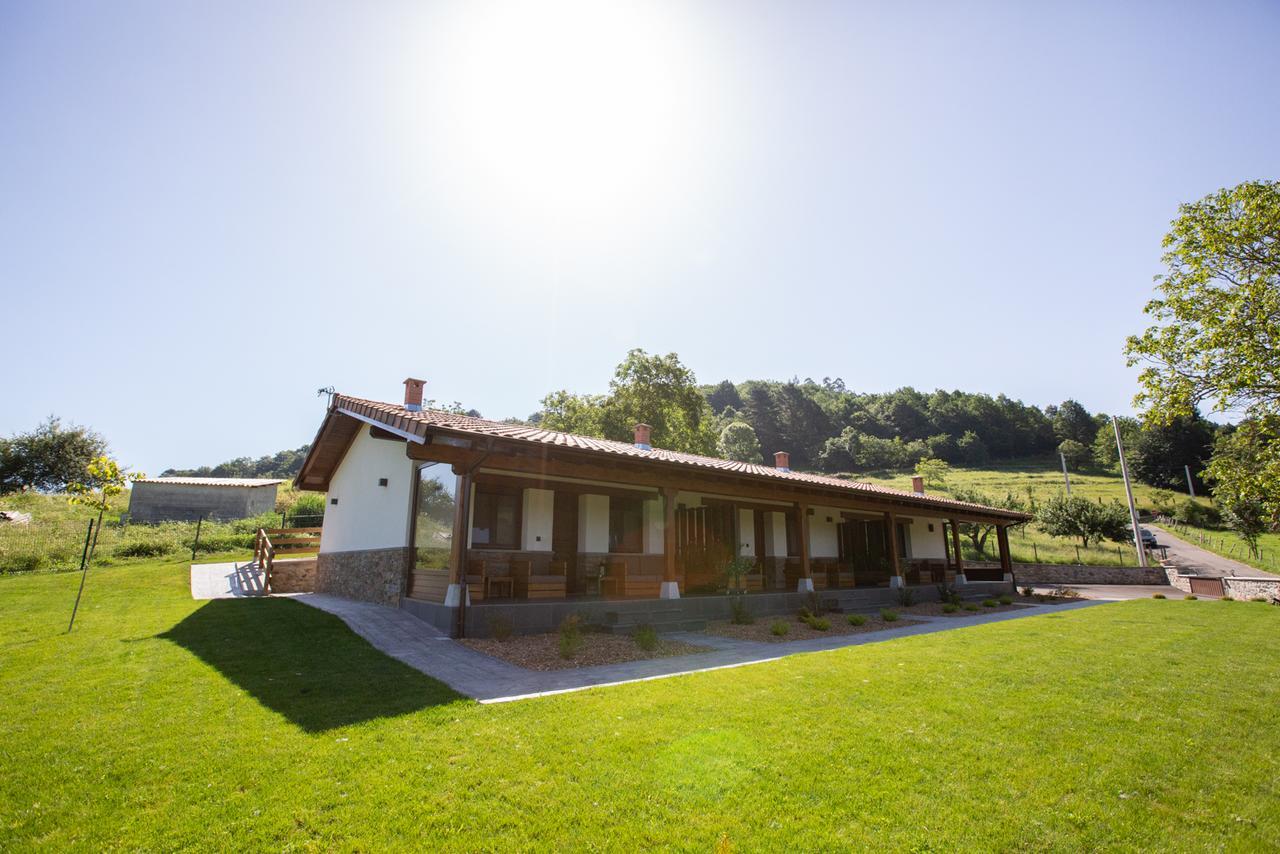 Fuente El Gueeyu Apartment Cangas de Onis Bagian luar foto