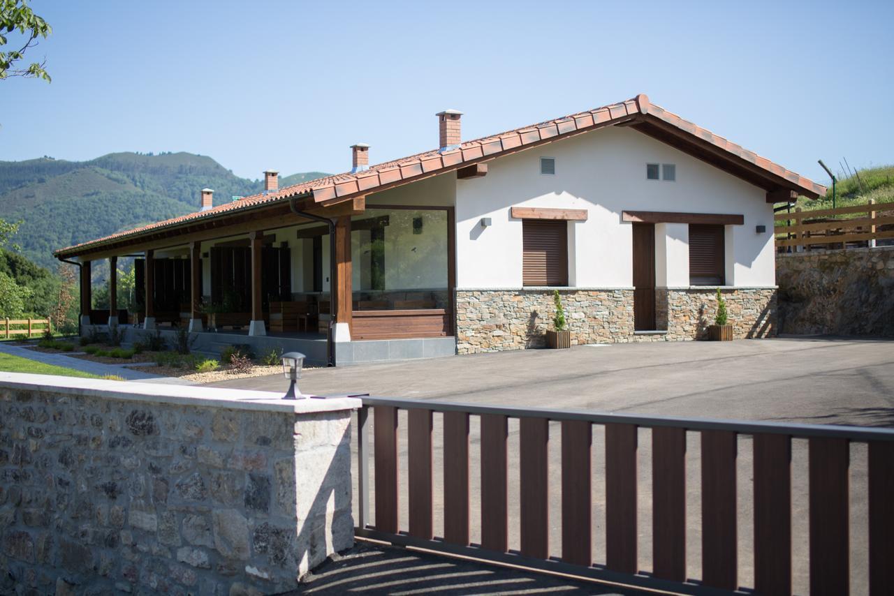 Fuente El Gueeyu Apartment Cangas de Onis Bagian luar foto